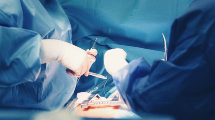 Meme altı kalp ameliyatı ile ameliyat izine son