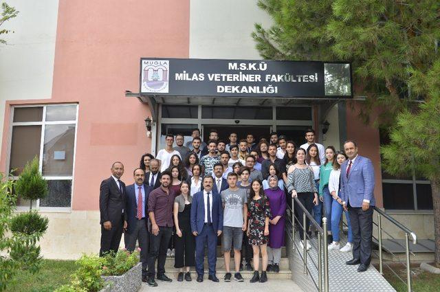 İlk dersi Rektör Çiçek verdi