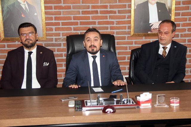 İYİ Parti’nin yeni il başkanı Eryılmaz görevi devraldı