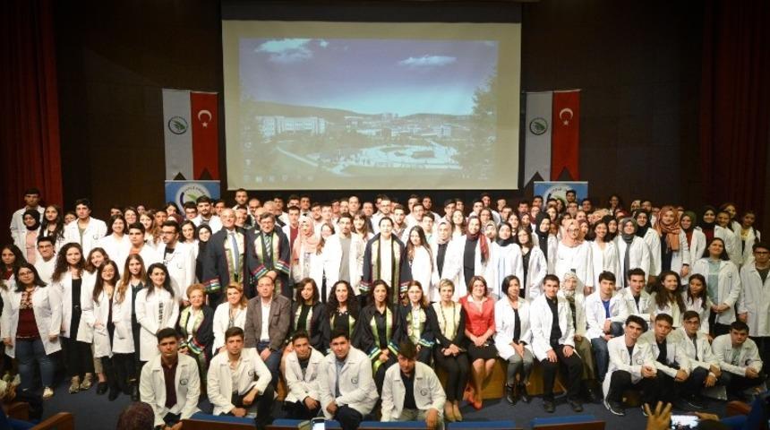 Beyaz önlüklerle hekimliğe ilk adım