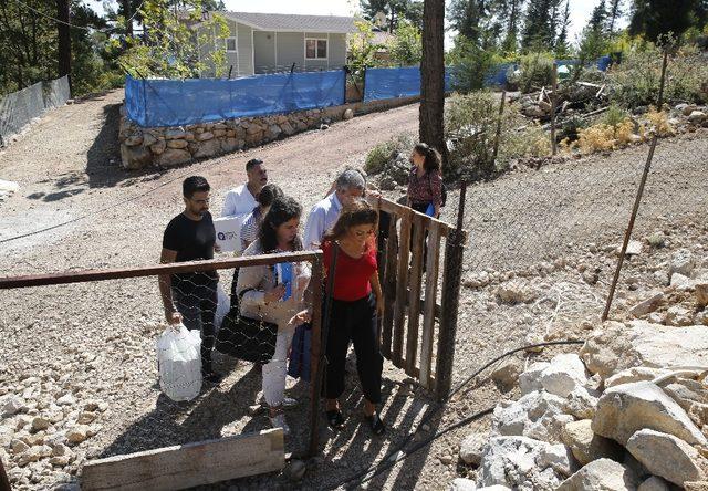 590 lirayla 4 çocuk okutmaya çalışan babaya, başkanın eşinden yardım eli