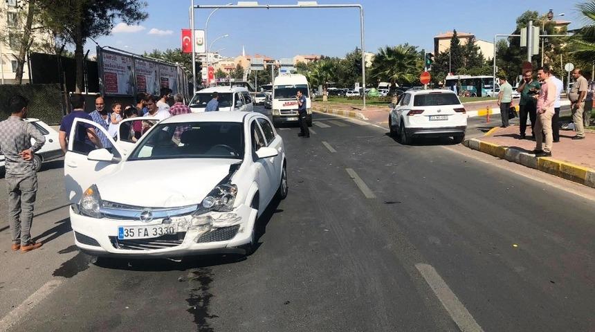 Şanlıurfa&rsquo;da trafik kazası: 3 yaralı