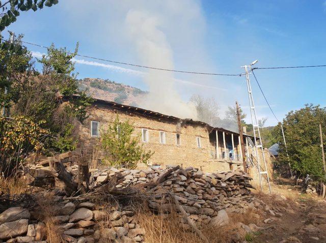 Tunceli'de, Kılıçdaroğlu'nun doğduğu ev yangında küle döndü