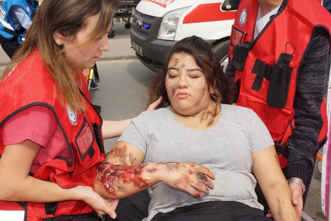 Aydın Kadın Doğum Hastanesinde ger&ccedil;eğini aratmayan tatbikat