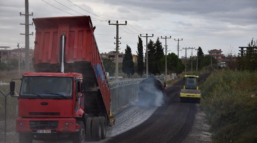 Lapseki&rsquo;de 50 bin metrekare alanda cadde ve sokaklar asfaltlanıyor