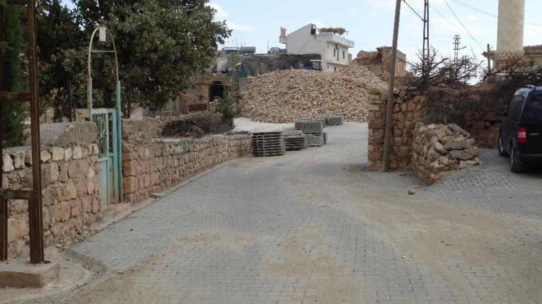 Gerc&uuml;ş&rsquo;&uuml;n k&ouml;ylerine kilitli parke taşı d&ouml;şeniyor