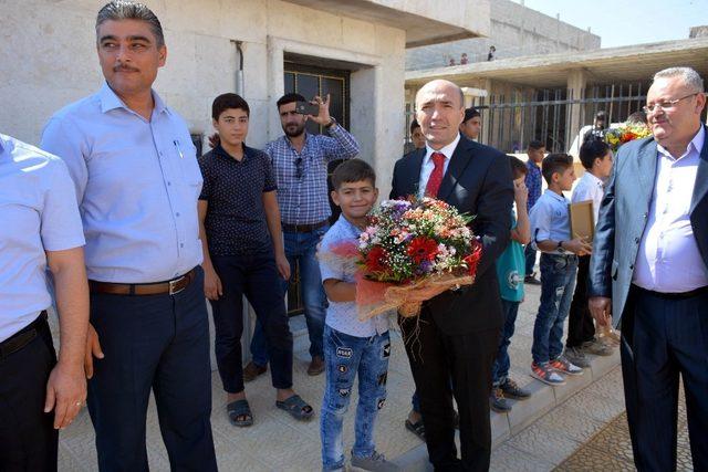 Azez’de Osman Bin Affan İlkokulunun açılışı yapıldı