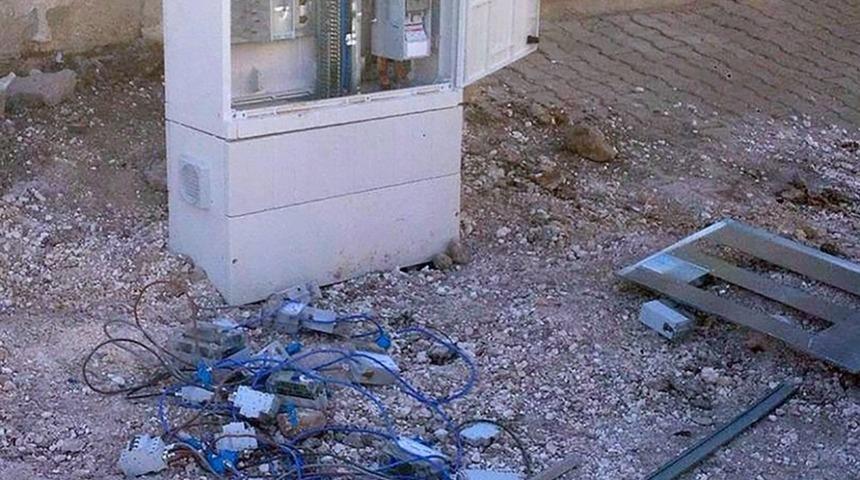 Ka&ccedil;ağı &ouml;nleyen panolara saldırı yapıldı