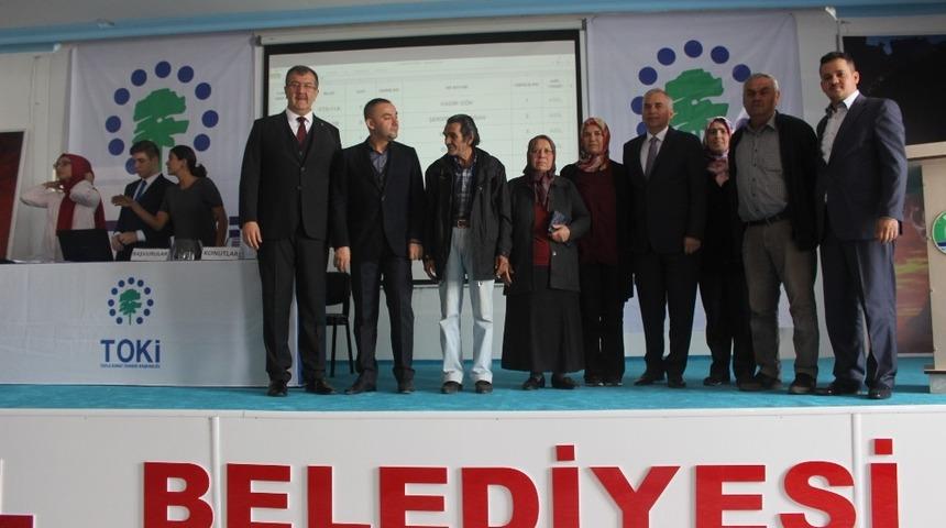 &Ccedil;ivril&rsquo;de 330 konut i&ccedil;in kura &ccedil;ekimi yapıldı