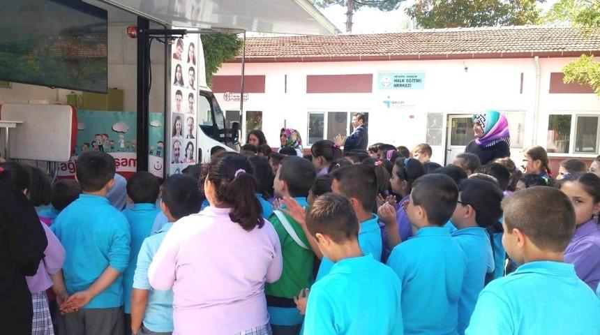 Mobil Sağlıklı Yaşam aracı Hisarcık&rsquo;ta &ouml;ğrencilerle ve halkla buluştu