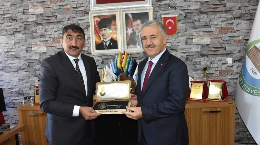 Başkan Uray, Susuz&rsquo;un anahtarını Arslan&rsquo;a verdi