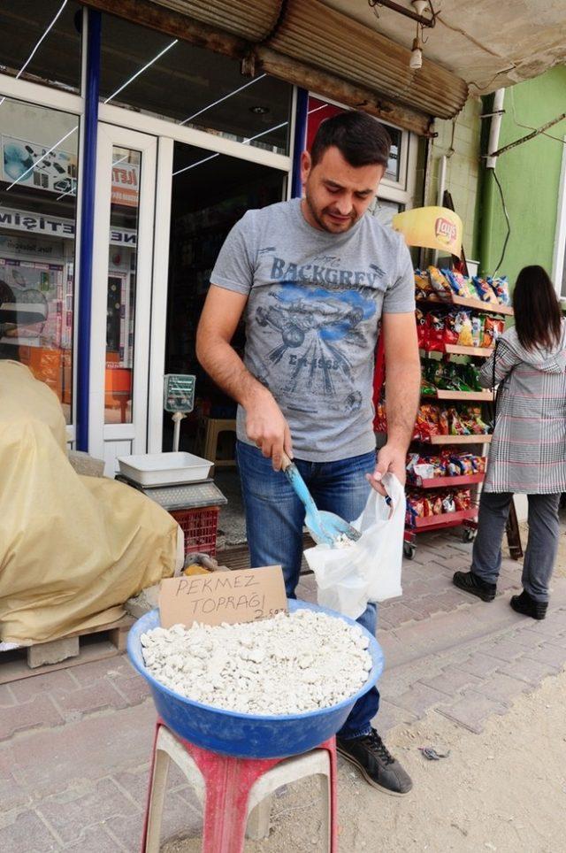 Sarıgöl’de pekmez toprağı 2.50 TL