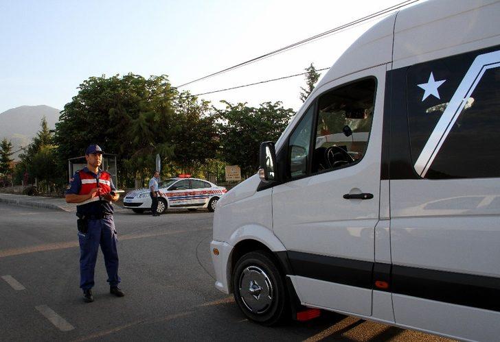 Fethiye’de jandarma okul servislerini mercek atına aldı G4