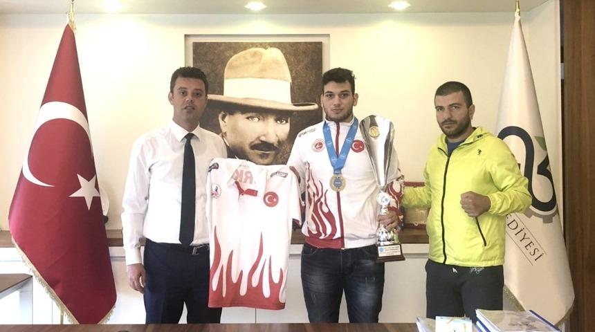 &Ccedil;orlulu sporcu d&uuml;nya şampiyonu