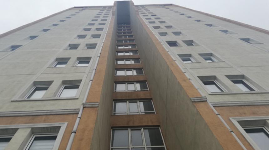 FETÖ'den ihraç edilen eski TRT çalışanı eşini 12'nci kattan attı