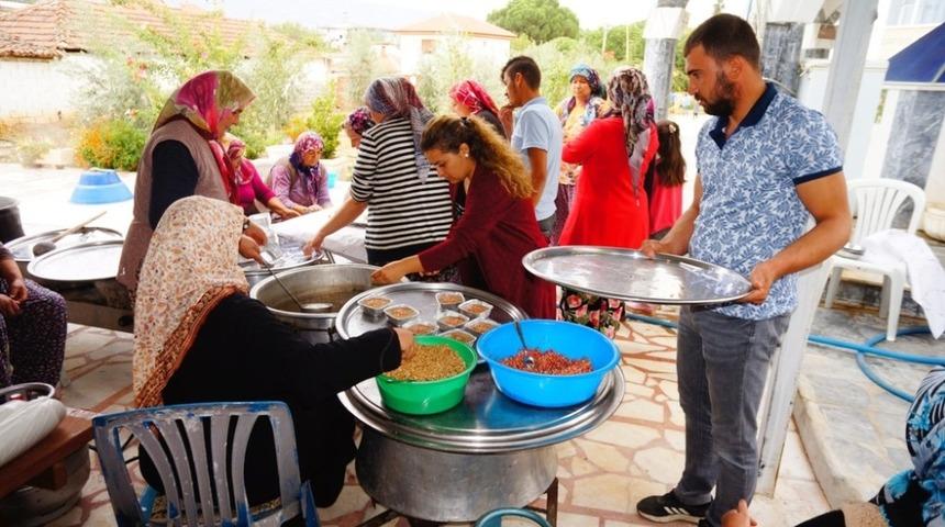Emcelli halkından ortak hayır