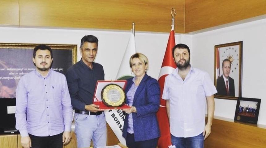 1. Uluslararası Teknoloji Bilimleri ve Tasarım Sempozyum sponsorlarına teşekk&uuml;r plaketi