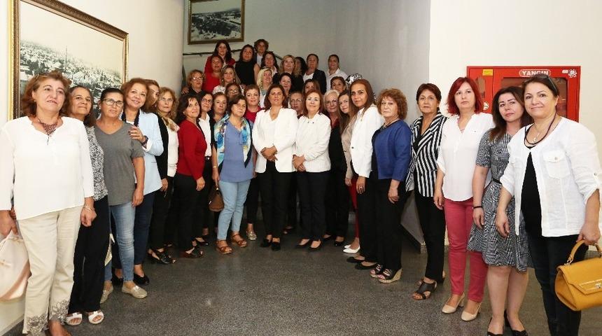 CHP&rsquo;li kadınlardan Başkan &Ccedil;er&ccedil;ioğlu&rsquo;na ziyaret