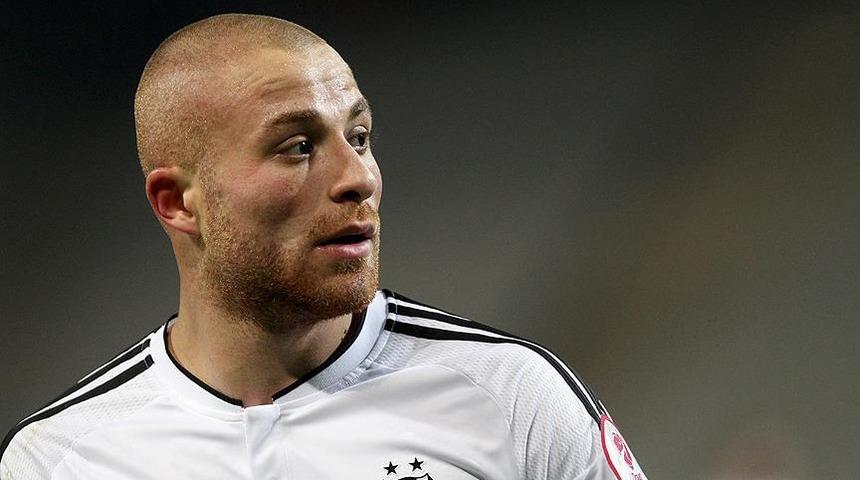 UEFA'dan Gökhan Töre'ye doğum günü kutlaması