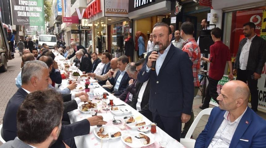 Başkan Doğan esnaf kahvaltısında