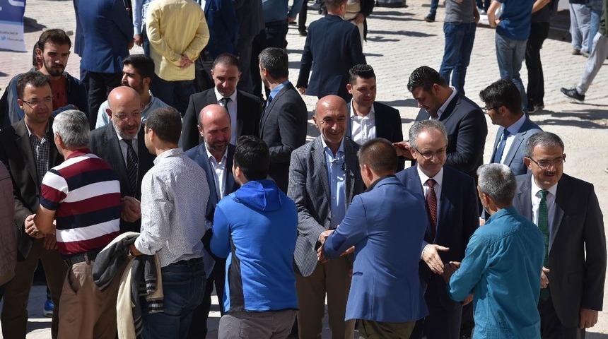 Başkan Pekyatırmacı: "Sel&ccedil;uklu&rsquo;da gen&ccedil;lere ayrı bir değer veriyoruz"