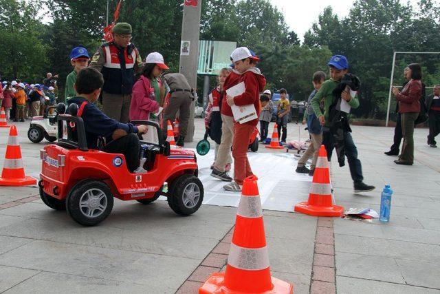 Jandarma’dan “Bu yolda hep birlikteyiz” projesi