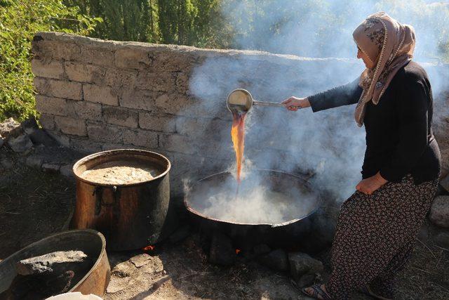 Develi’de üzüm pekmezi yapımı başladı