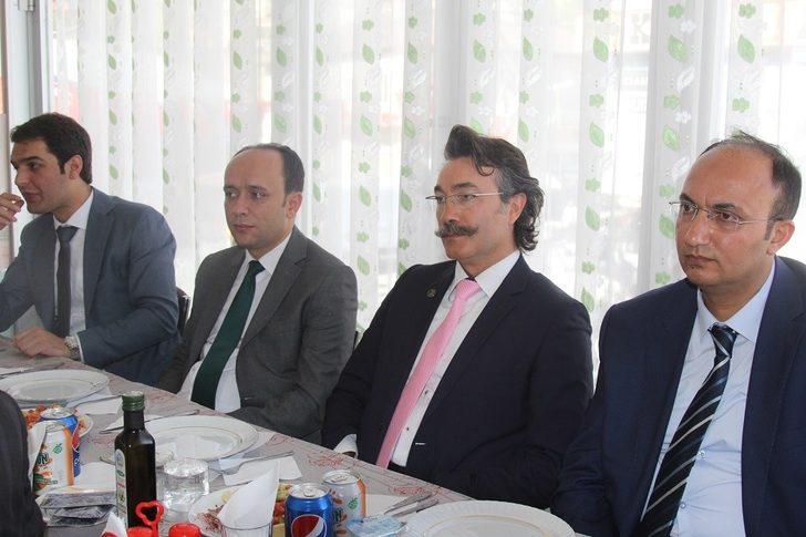 Başkale Spor Kulübünden kaynaşma yemeği G3