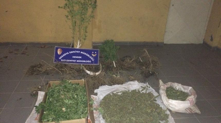 Sakarya&rsquo;da 15 kilo uyuşturucu ele ge&ccedil;irildi: 2 g&ouml;zaltı