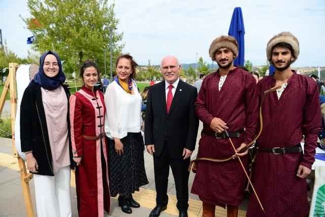 Muharrem ayı Uşak Üniversitesi’nde aşure dağıtımıyla bereketlendi