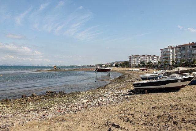 Deniz suyu çekildi, vatandaşlar deprem sinyali zannetti