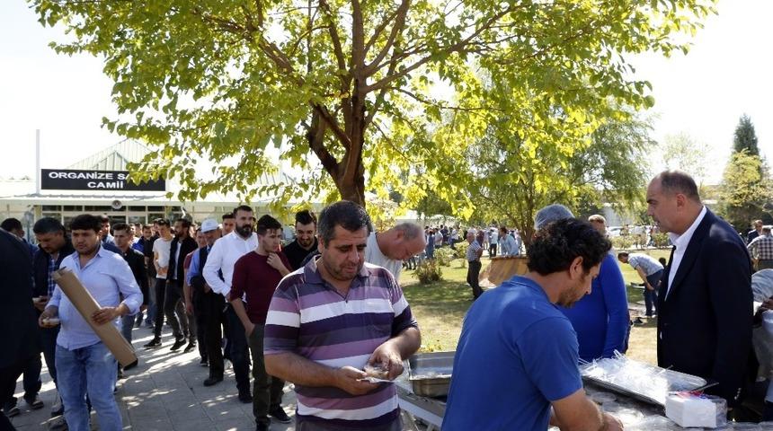 ESO Mevlid-i Şerif okuttu, aşure dağıttı