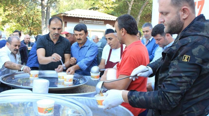 Osmaneli Belediyesi 2 bin 500 kişiye aşure dağıttı