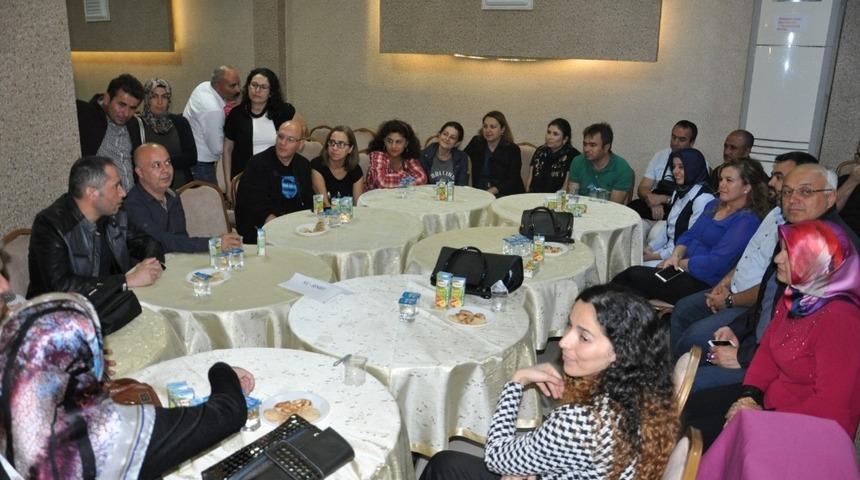 Ortaokulda veliler i&ccedil;in kaynaşma ve tanışma etkinliği