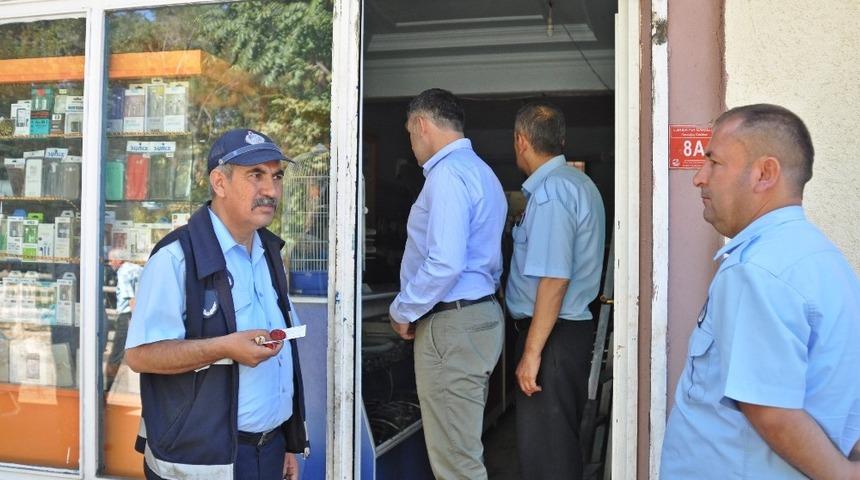 Ruhsatsız iş yerleri mühürlendi