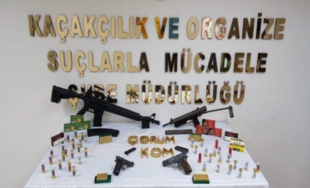 &Ccedil;orum da ter&ouml;r &ouml;rg&uuml;tlerinin eylemlerde kullandığı otomatik tabanca ele ge&ccedil;irildi 1