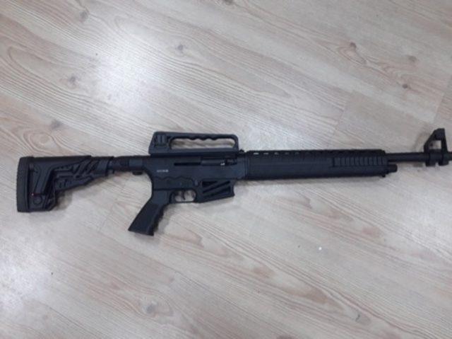 &Ccedil;orum da ter&ouml;r &ouml;rg&uuml;tlerinin eylemlerde kullandığı otomatik tabanca ele ge&ccedil;irildi 2