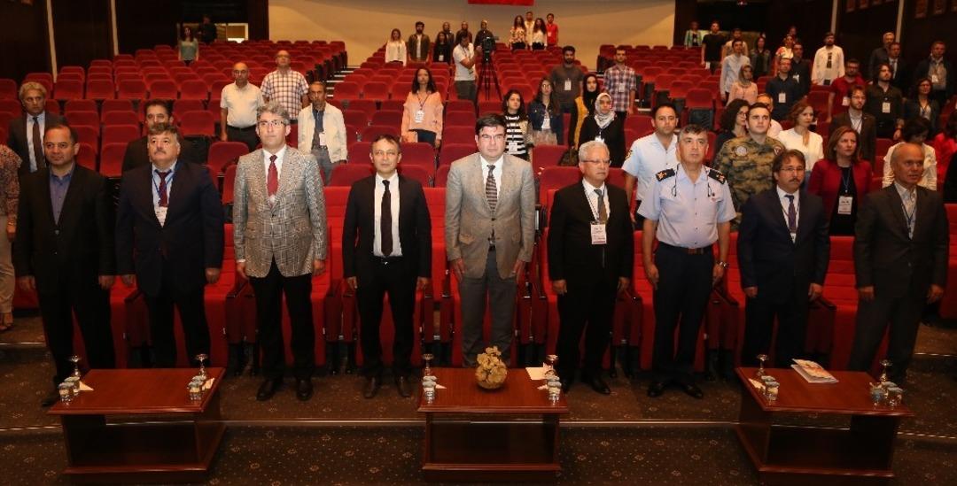 ER&Uuml;&rsquo;de &lsquo;D&uuml;şmeye &Ccedil;ok Y&ouml;nl&uuml; Bakış 2&rsquo; sempozyumu ger&ccedil;ekleştirildi