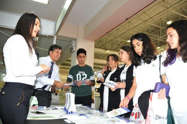 Manisa Kitap Fuarı’nı öğrenciler açtı