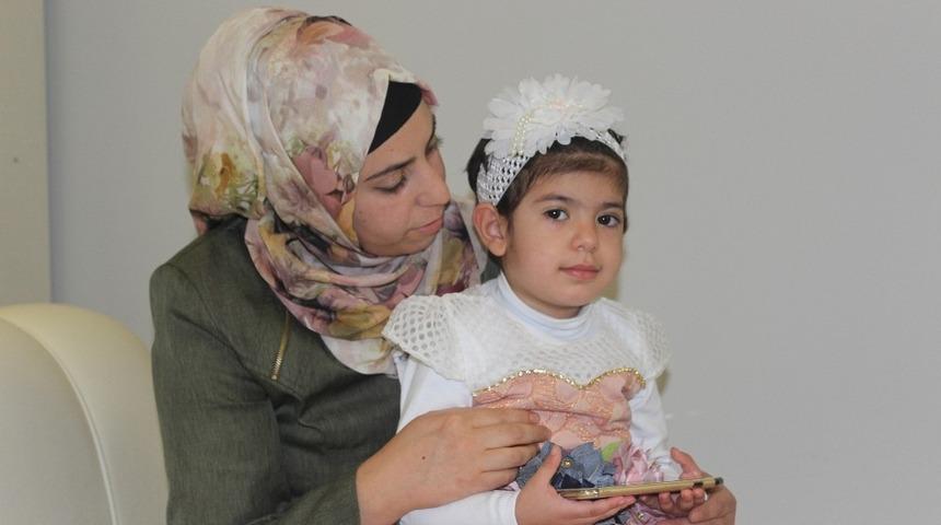 Fel&ccedil;li minik Hira y&uuml;r&uuml;meye başladı