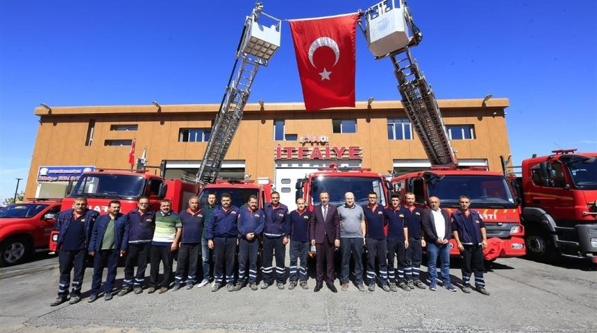 Belediye Başkanı Se&ccedil;en, itfaiye personelleriyle bir araya geldi