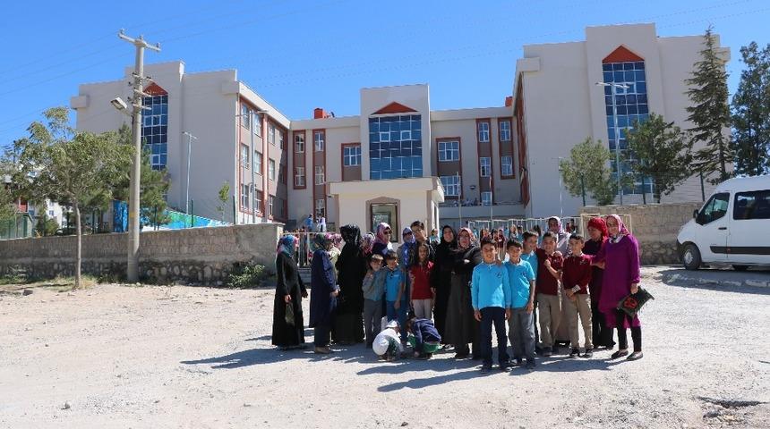 Velilerden &ouml;ğle arası tepkisi