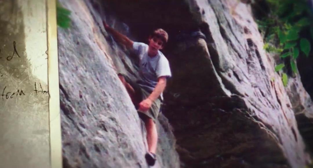 İp bile kullanmadan 914 metre tırmandı! 