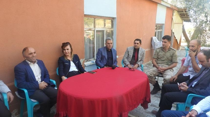 Kaymakam U&ccedil;ar&rsquo;dan muhtar Alta&ccedil;lı&rsquo;ya ge&ccedil;miş olsun ziyareti