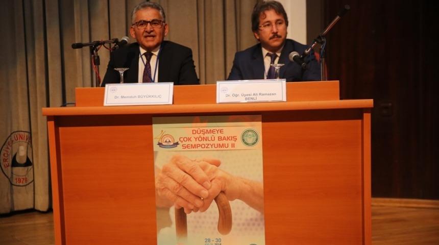 Dr. B&uuml;y&uuml;kkılı&ccedil; sağlık seminerinde oturum başkanlığı yaptı