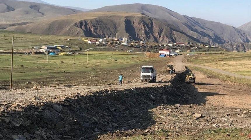 &Ccedil;ıldır Kaşlıkaya K&ouml;y&uuml; yolunda &ccedil;alışmalar s&uuml;r&uuml;yor