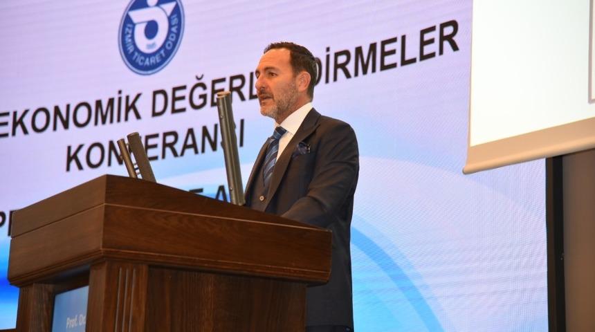 Vatandaşın ekonomisti İZTO&rsquo;daydı