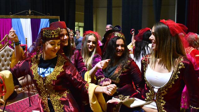 Yabancı öğrencilere, kız isteme merasimi tanıtıldı