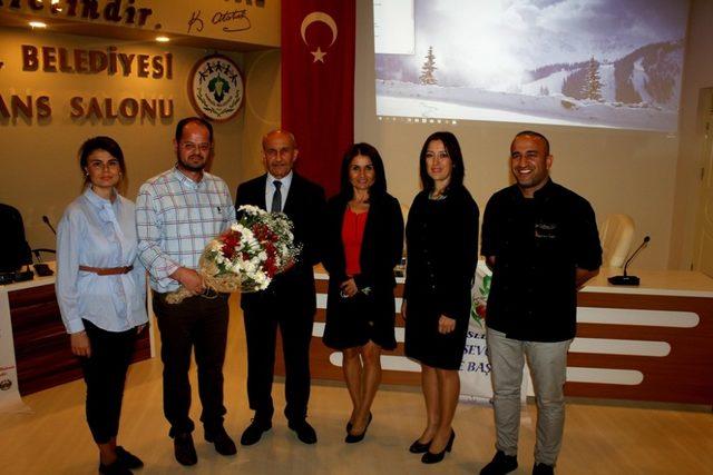 Sarıgöl’de ’Beslenme sevgiyle başlar’ semineri