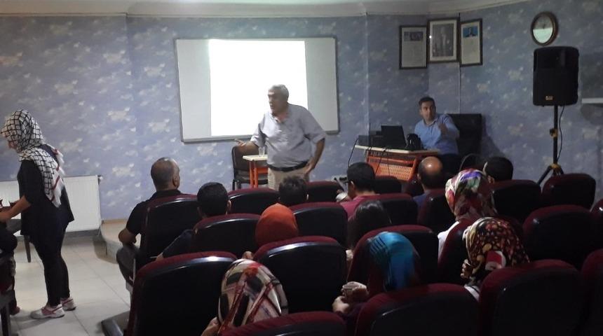 &Ouml;ğretmenlere mesleklerinin &ouml;nemi anlatıldı